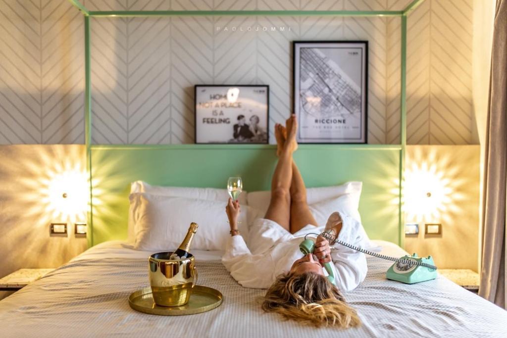 Отель The Box Riccione - Adults Only Экстерьер фото