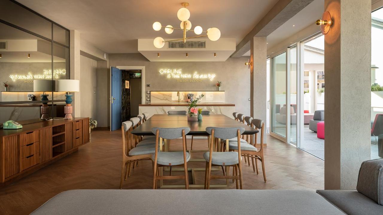 Отель The Box Riccione - Adults Only Экстерьер фото