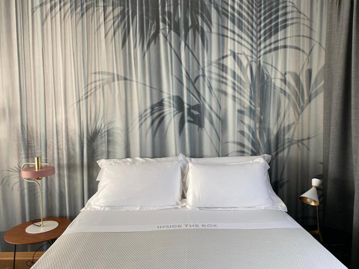 Отель The Box Riccione - Adults Only Экстерьер фото
