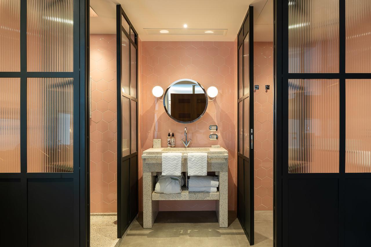 Отель The Box Riccione - Adults Only Экстерьер фото