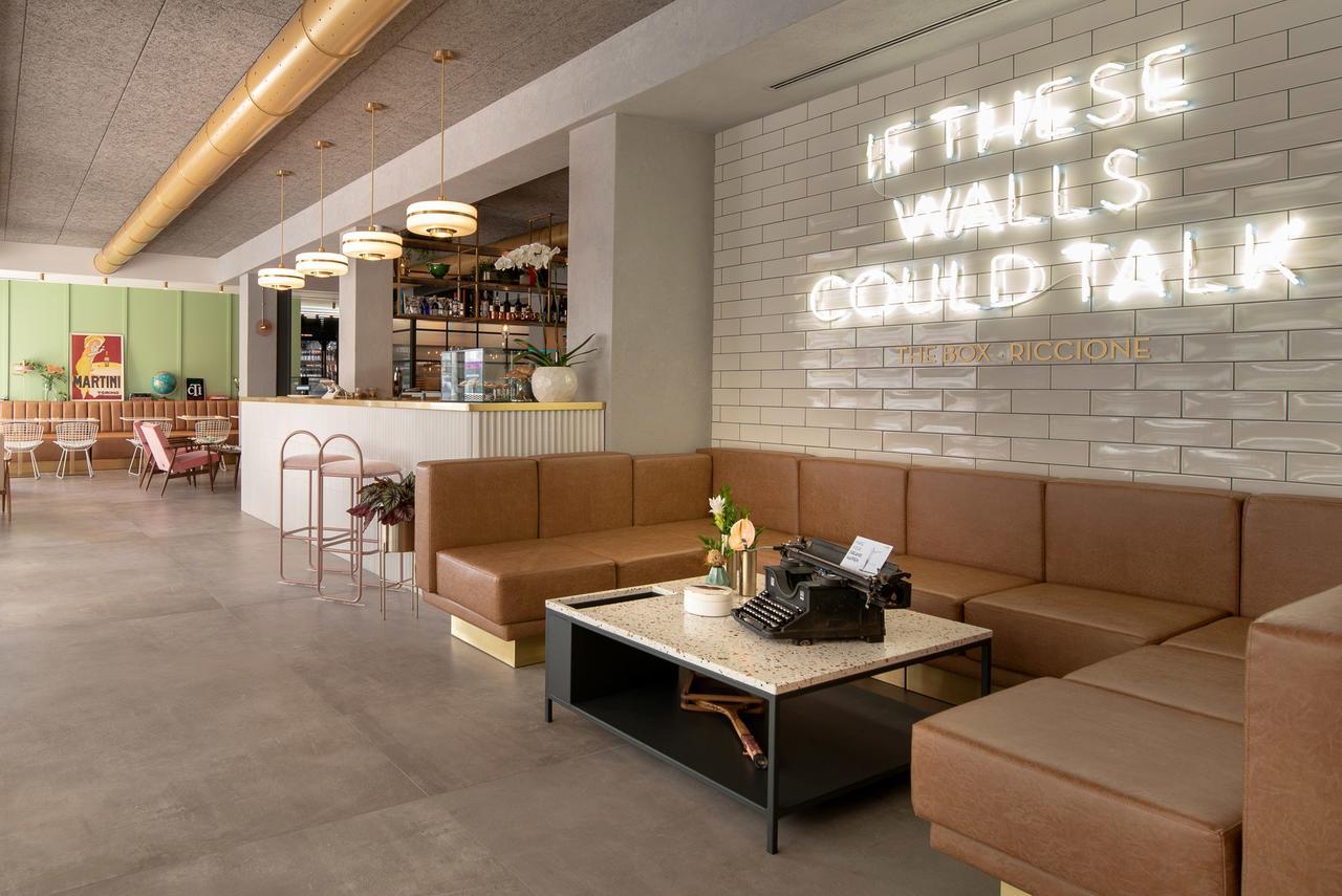 Отель The Box Riccione - Adults Only Экстерьер фото