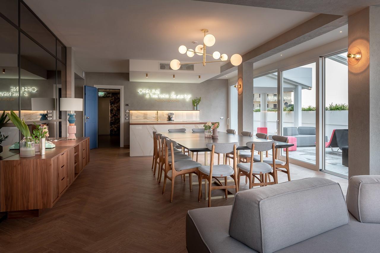 Отель The Box Riccione - Adults Only Экстерьер фото