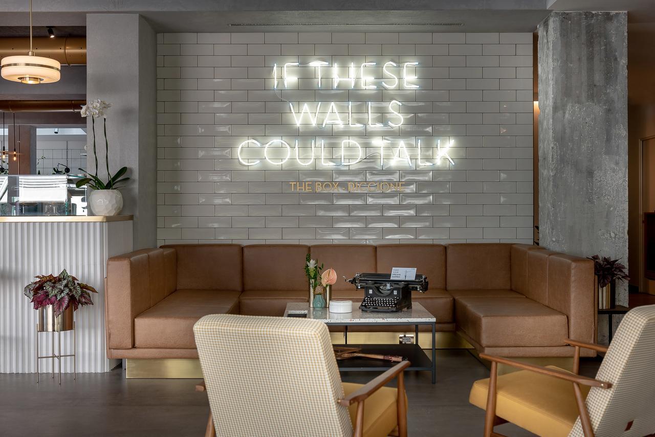 Отель The Box Riccione - Adults Only Экстерьер фото